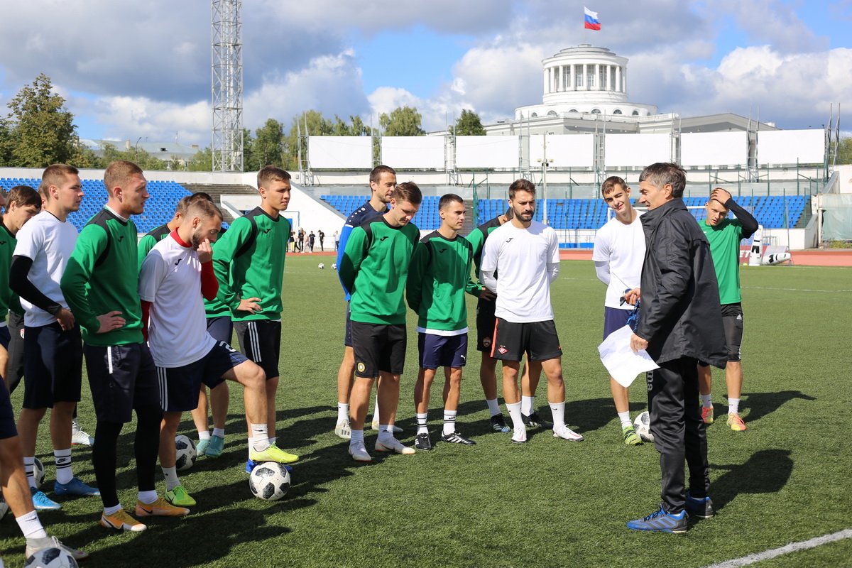 Стадион «Химик» и футбольная команда Дзержинска